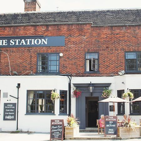 Hotel The Station West Byfleet Zewnętrze zdjęcie